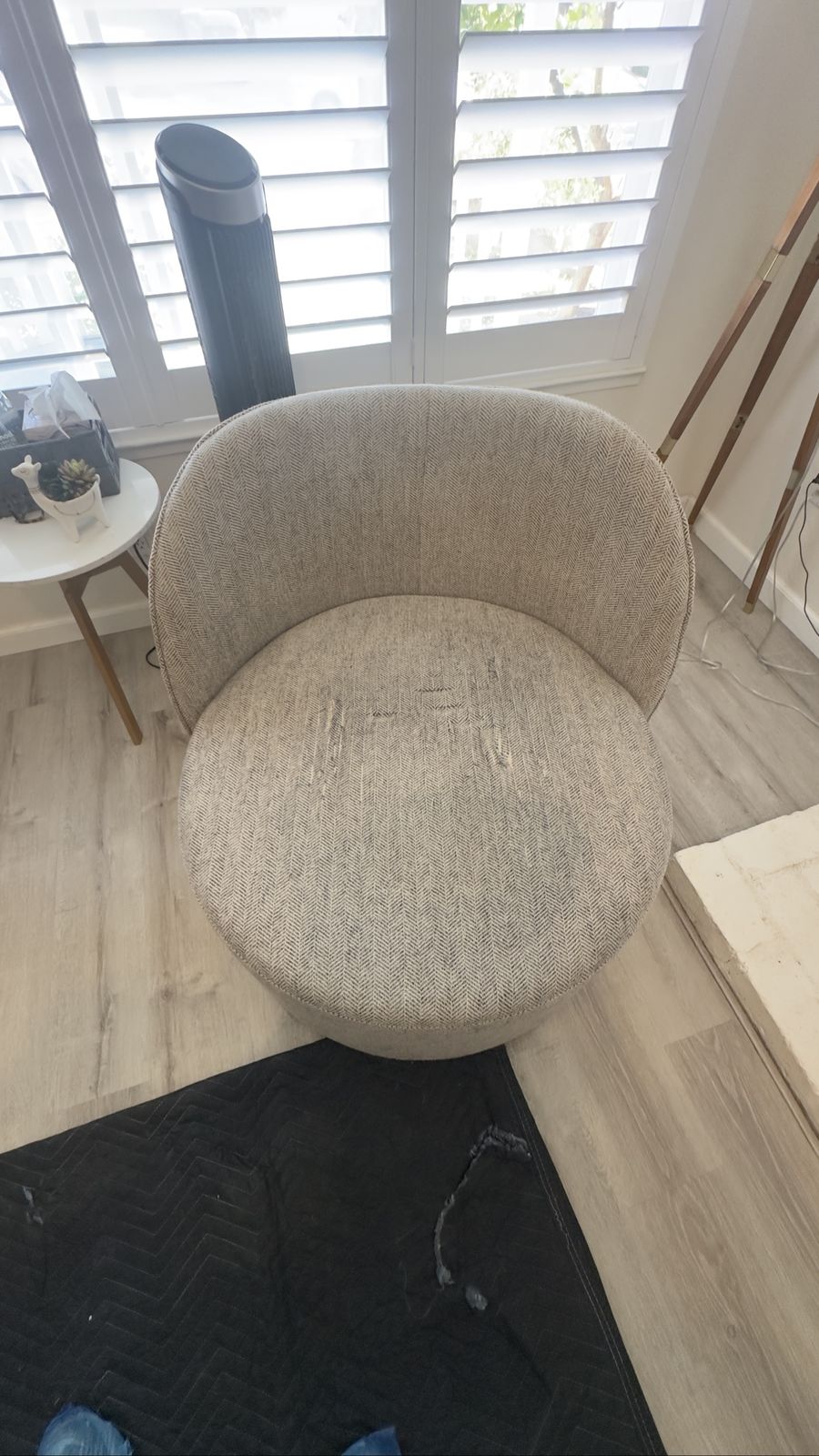 Swivel chair before cleaning